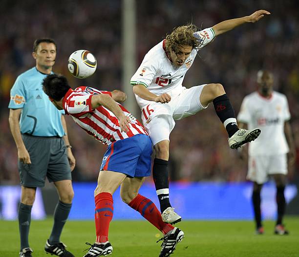 队在攻防两 队在攻防两